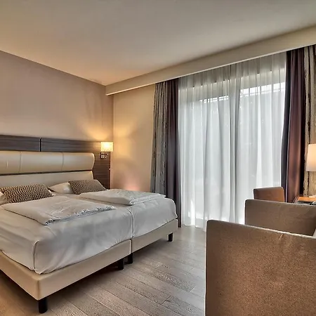 Galvani 4* Torri Del Benaco